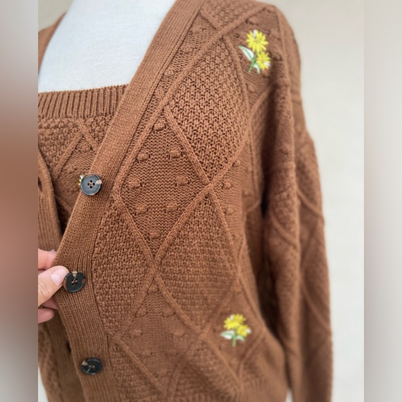 Ally Mae Brown matching Floral Embroidered Sunflower Button Cardigan and tank - Picture 3 of 9